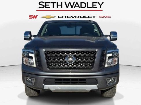 Used 2018 Nissan Titan PRO-4X image 2