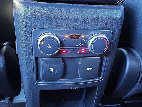 Used 2020 Ford Explorer XLT w/ Equipment Group 202A image 12