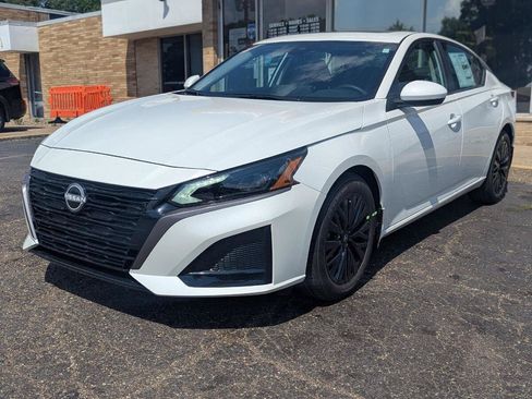 New 2026 Nissan Altima 2.5 SV w/ SV Special Edition Package FWD image 3