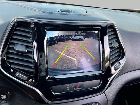 Used 2020 Jeep Cherokee High Altitude FWD image 11