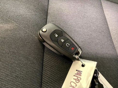 Used 2025 Chevrolet Trax LS w/ LS Convenience Package FWD image 19