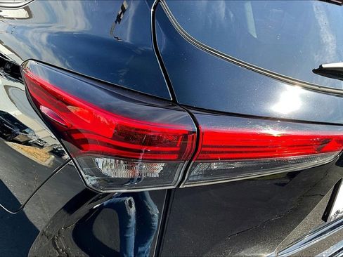 Used 2021 Toyota Highlander Platinum image 30