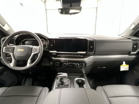 Used 2023 Chevrolet Silverado 1500 LTZ w/ Technology Package AWD/4WD image 10