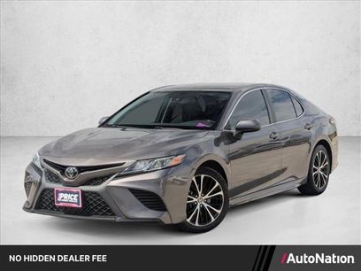 Used 2020 Toyota Camry SE w/ Carpet Mat Package