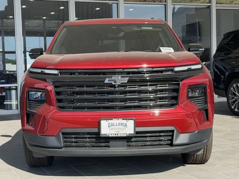 New 2026 Chevrolet Traverse LT w/ Midnight/Sport Edition FWD image 3