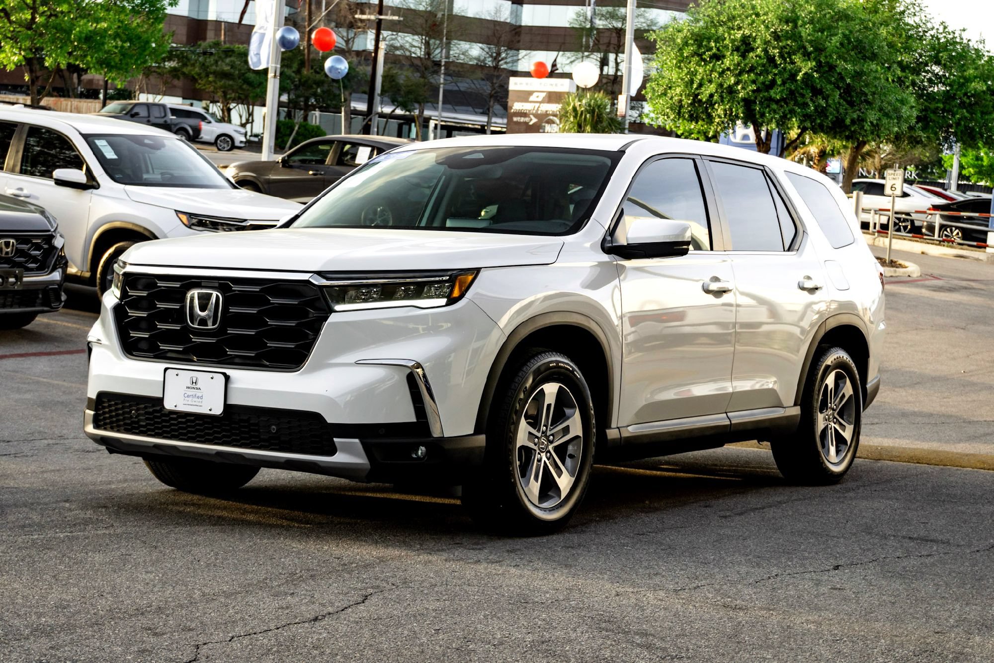 Used 2025 Honda Pilot EX-L image 9