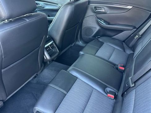 Used 2018 Chevrolet Impala LT FWD image 14