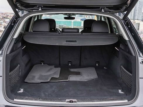 Used 2020 Audi Q5 e Premium Plus w/ Premium Plus Package image 39