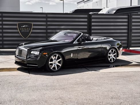 Used 2018 Rolls-Royce Dawn RWD image 14