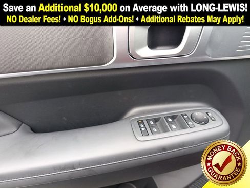 Used 2025 Hyundai Santa Fe SEL image 16