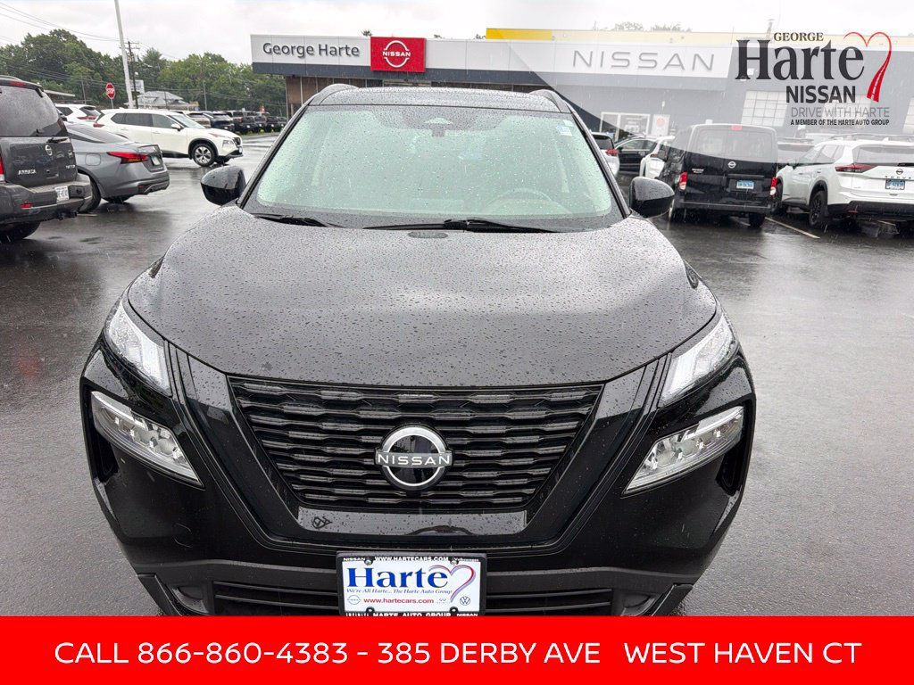 Certified 2023 Nissan Rogue SV w/ SV Premium B Package AWD/4WD image 1