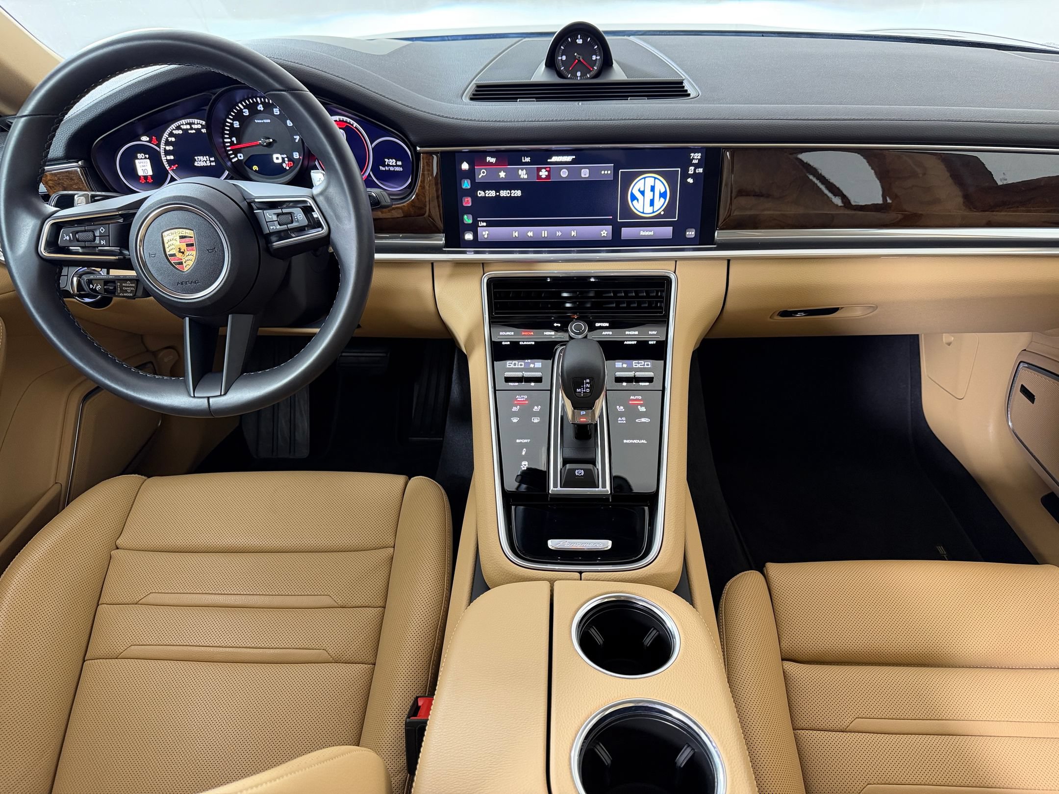 Certified 2023 Porsche Panamera 4 Platinum Edition AWD/4WD image 17