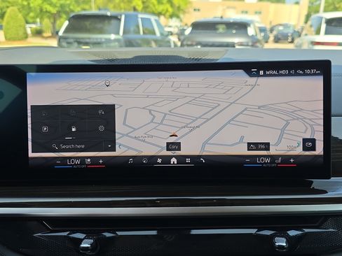 Used 2025 BMW X7 xDrive40i AWD/4WD image 25