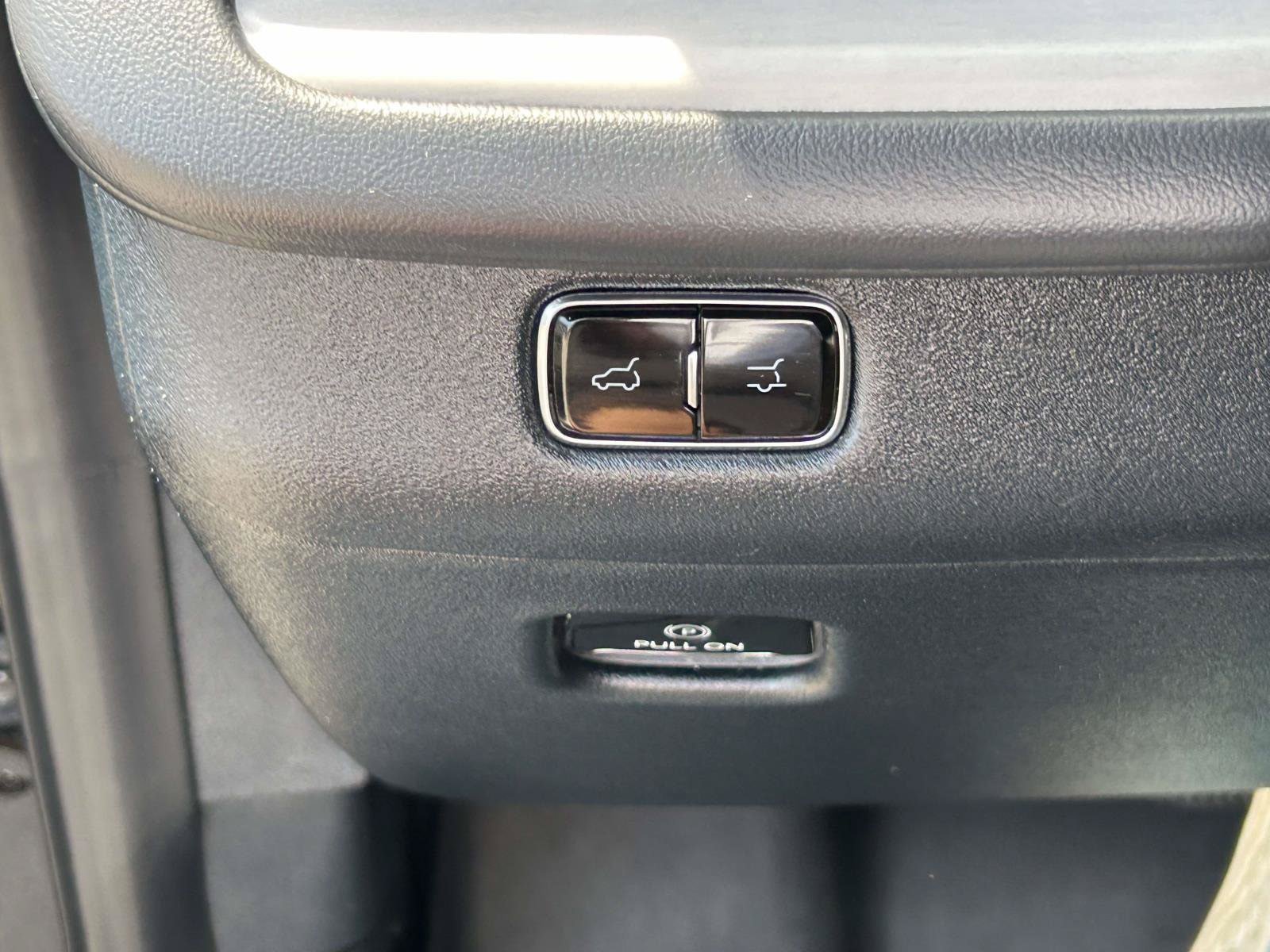 Certified 2025 Lincoln Navigator Reserve AWD/4WD image 33
