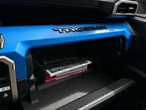 Certified 2025 Toyota Tacoma TRD Off-Road AWD/4WD image 28