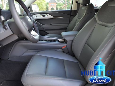 New 2026 Ford Explorer Active w/ Active Comfort Package RWD image 10
