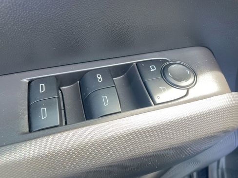 Used 2025 Chevrolet Colorado Trail Boss image 40