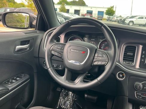 Used 2017 Dodge Charger SE w/ Popular Equipment Group RWD image 17