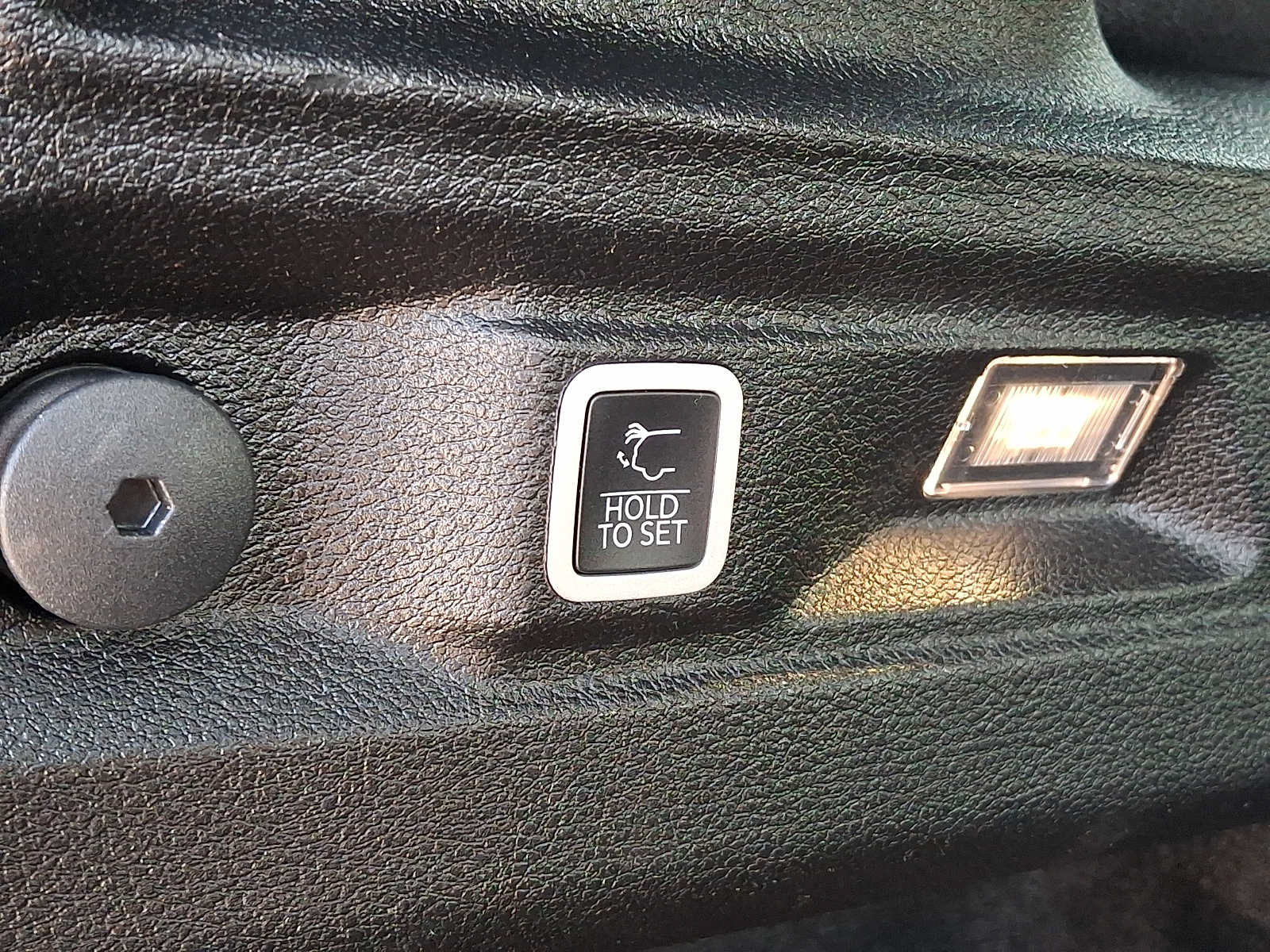 Used 2023 Jeep Grand Cherokee L Laredo AWD/4WD image 33