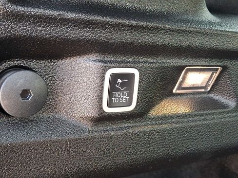 Used 2023 Jeep Grand Cherokee L Laredo AWD/4WD image 33