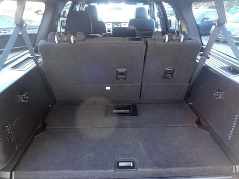 Used 2017 Ford Expedition EL XLT image 14