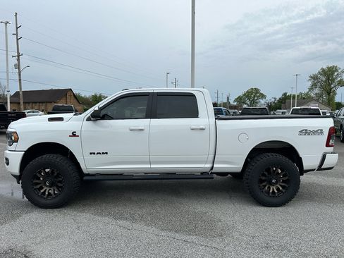 Used 2020 RAM 2500 Big Horn w/ Night Edition AWD/4WD image 9