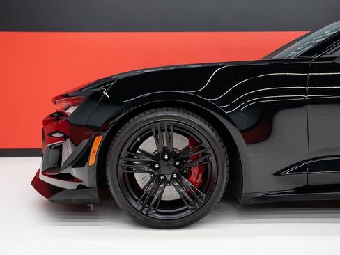 Used 2021 Chevrolet Camaro ZL1 RWD image 19