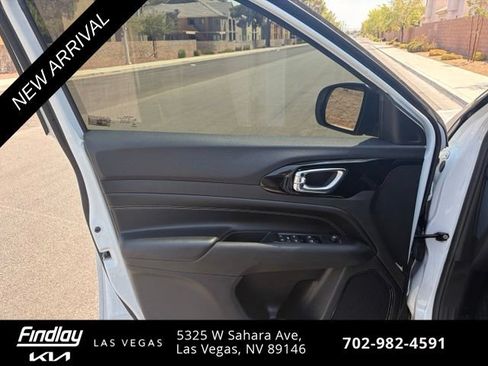 Used 2022 Jeep Compass Latitude w/ Convenience Group FWD image 9