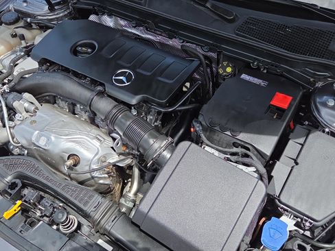 Used 2023 Mercedes-Benz CLA 250 image 21