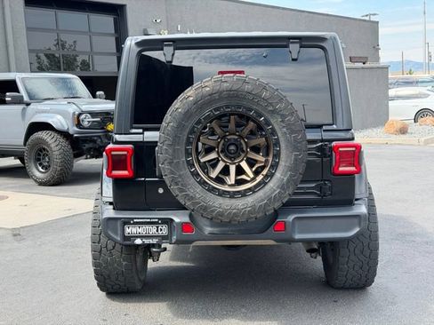 Used 2019 Jeep Wrangler Unlimited Sahara AWD/4WD image 4