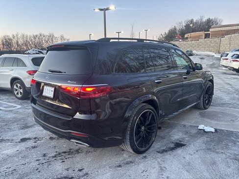 Used 2025 Mercedes-Benz GLS 450 4MATIC image 2
