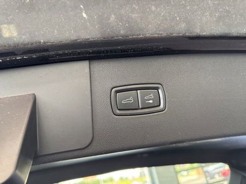 Used 2023 Porsche Cayenne AWD/4WD image 6