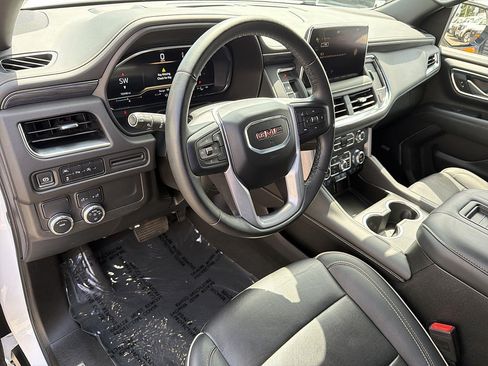 Used 2024 GMC Yukon SLT RWD image 9