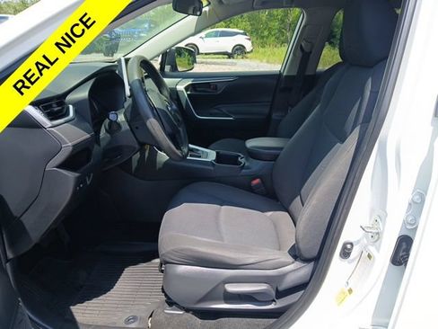 Used 2023 Toyota RAV4 LE AWD/4WD image 13