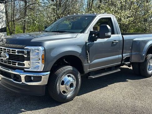 New 2026 Ford F350 4x4 Regular Cab DRW Super Duty image 2