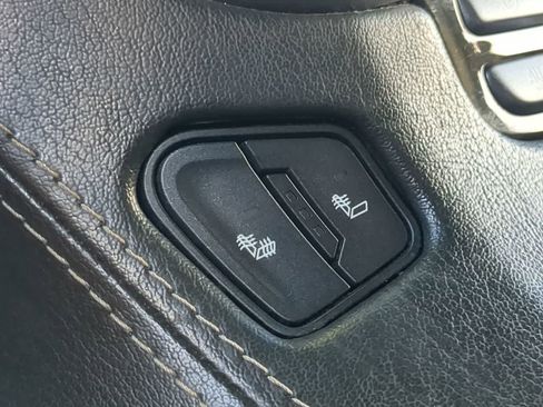 Used 2018 Chevrolet Tahoe LT w/ RST Edition image 35