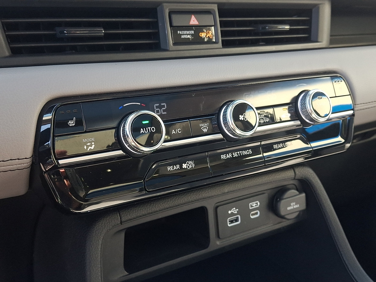 Used 2025 Honda Pilot Touring image 16