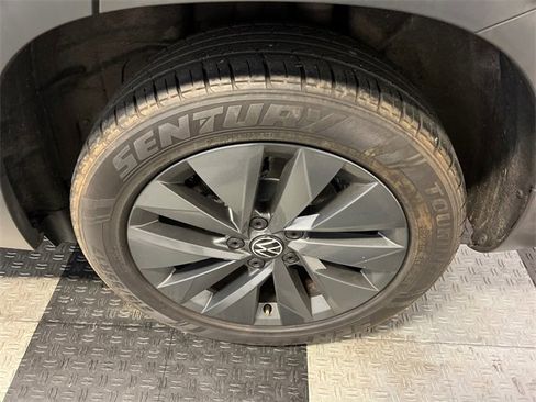 Used 2022 Volkswagen Taos S image 15