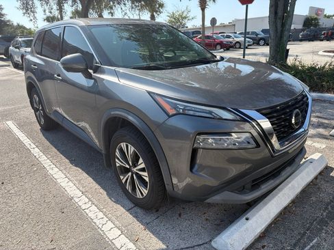 Used 2021 Nissan Rogue SV FWD image 3