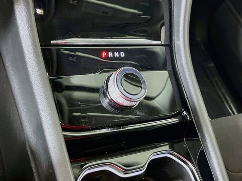 Used 2023 Jeep Grand Cherokee Laredo AWD/4WD image 16