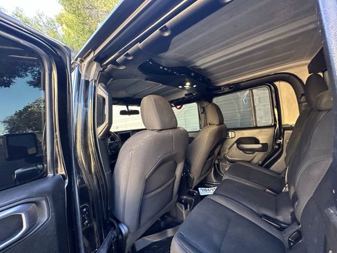 Used 2022 Jeep Gladiator Sport AWD/4WD image 17