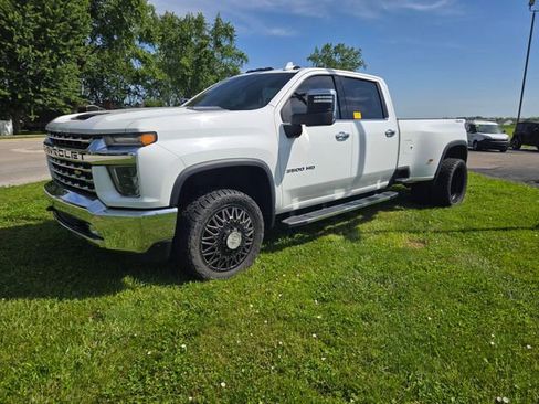 Used 2021 Chevrolet Silverado 3500 LTZ w/ LTZ Plus Package AWD/4WD image 2