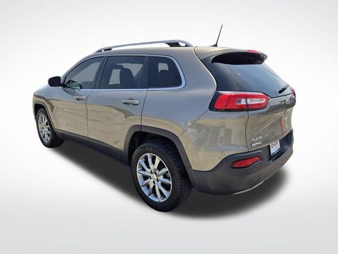 Used 2018 Jeep Cherokee Limited AWD/4WD image 5