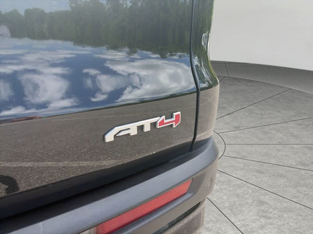 Used 2025 GMC Acadia AT4 w/ LPO, Floor Liner Package AWD/4WD image 8