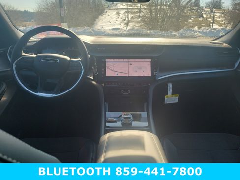 New 2026 Jeep Grand Cherokee Altitude image 10