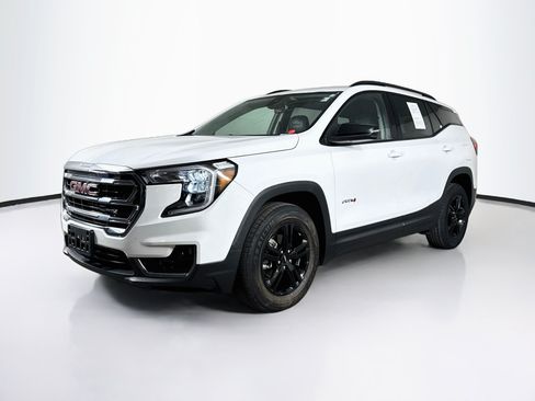 Used 2024 GMC Terrain AT4 AWD/4WD image 4
