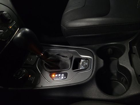 Used 2021 Jeep Cherokee Latitude Lux image 26