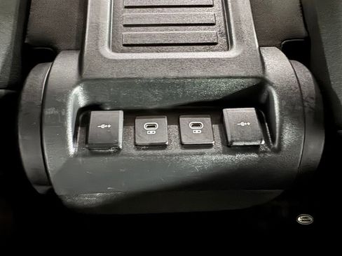 Used 2022 Land Rover Defender 110 image 27