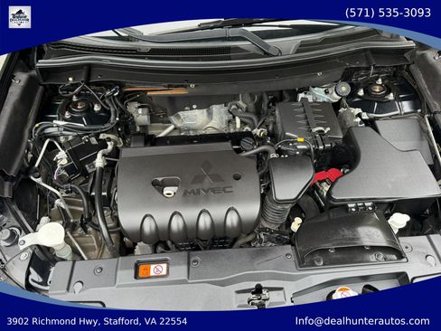 Used 2018 Mitsubishi Outlander SE AWD/4WD image 35