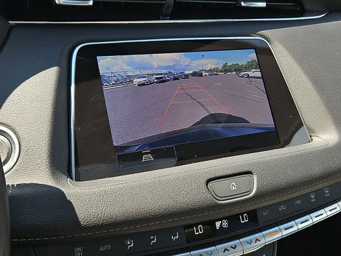 Certified 2023 Cadillac XT4 Luxury w/ Cold Weather Package AWD/4WD image 18